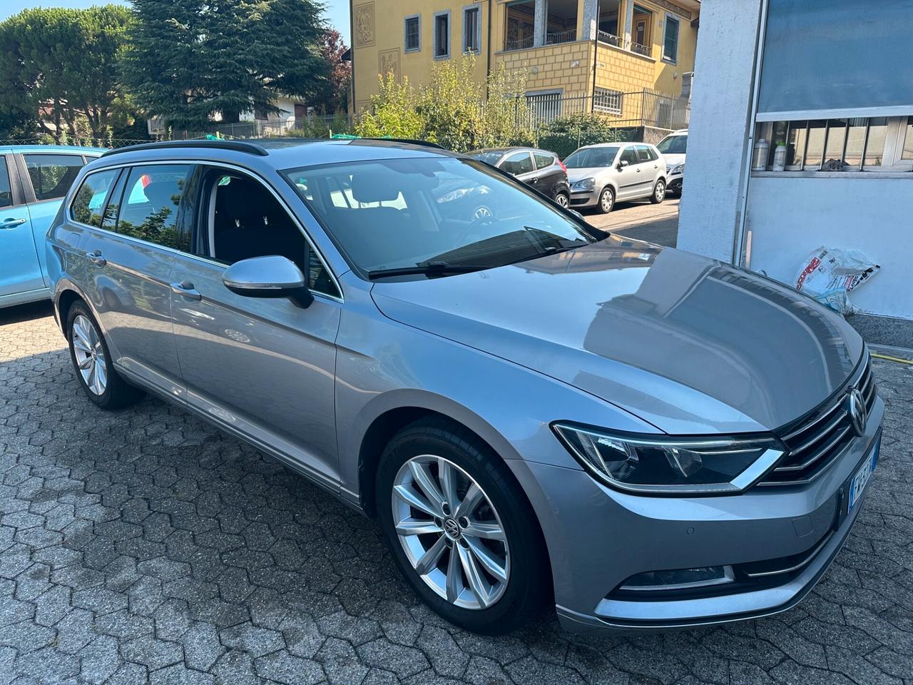 Volkswagen Passat Variant 1.6 TDI SCR DSG Business BMT