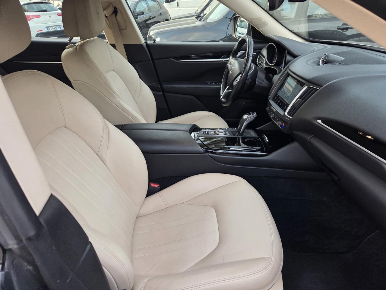 Maserati Levante V6 Diesel 275 CV AWD Granlusso - DA VETRINA !!