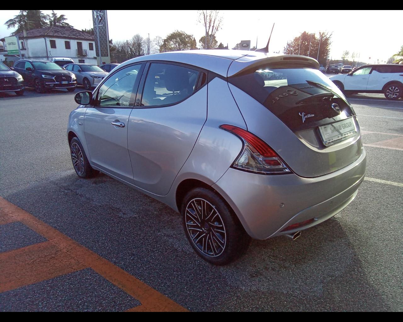 LANCIA Ypsilon 3ª serie - Ypsilon 1.0 FireFly 5 porte S&S Hybrid Ec