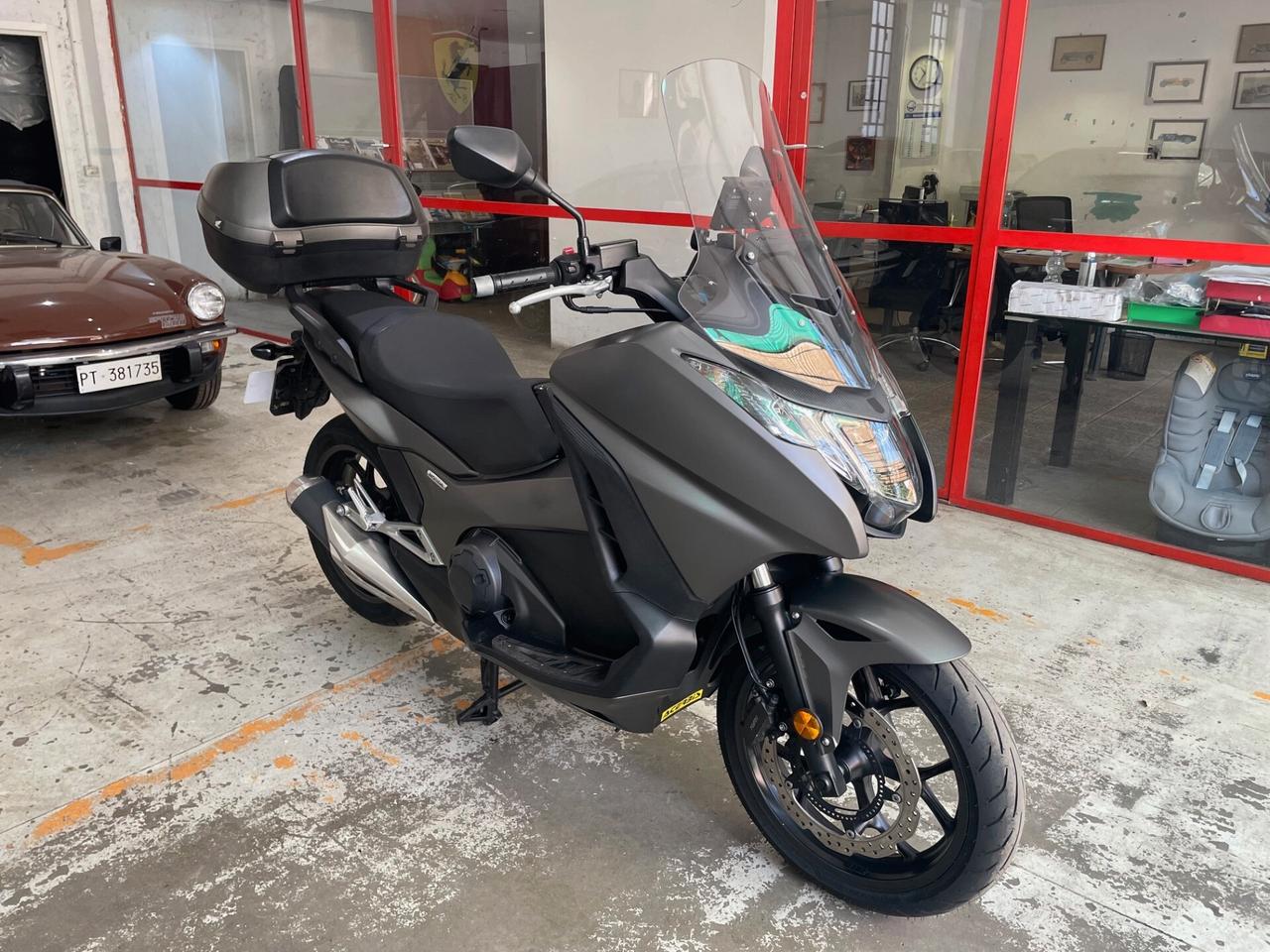 Honda Integra 750