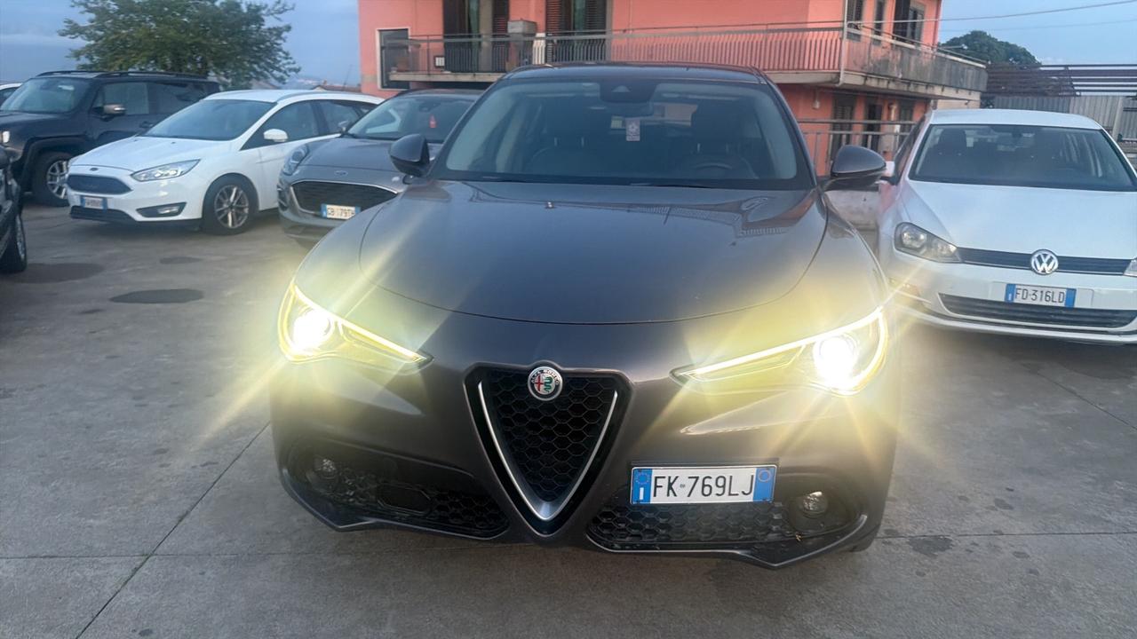 Alfa Romeo Stelvio 2.2 Turbodiesel 210 CV AT8 Q4 Business