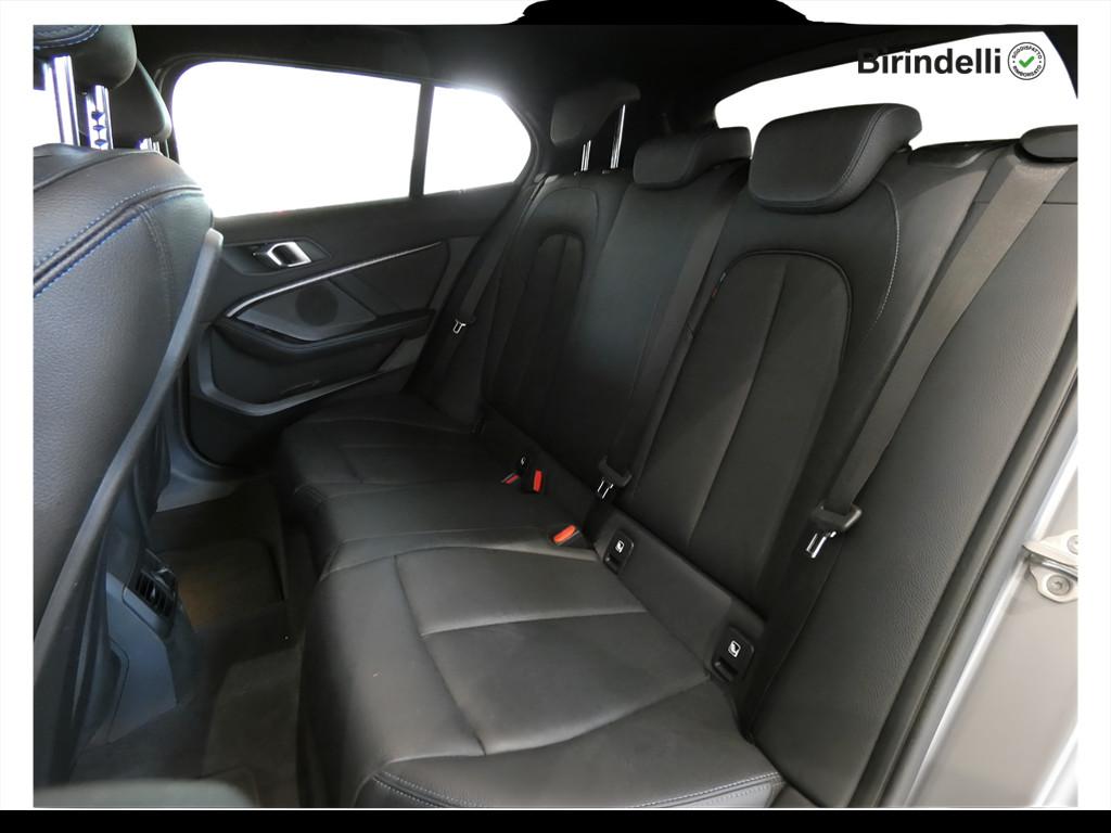 BMW Serie 1 (F40) - M 135i xDrive