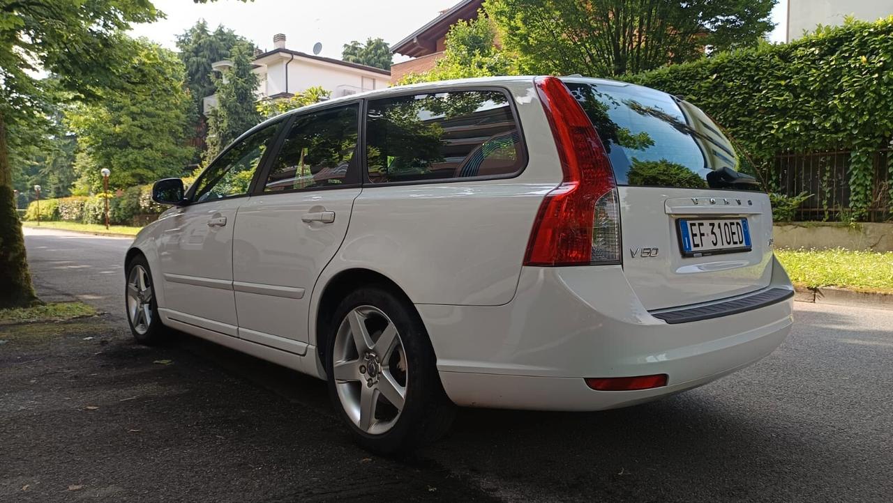Volvo V50 D4 Geartronic R-design