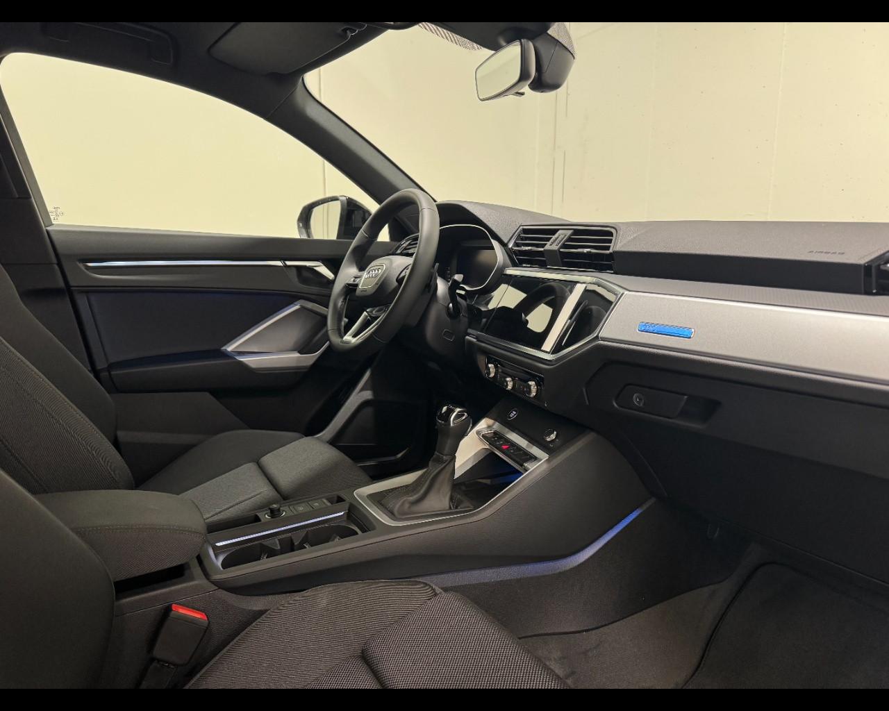 AUDI Q3 SPORTBACK 35 TFSI S-TRONIC IDENTITY BLACK