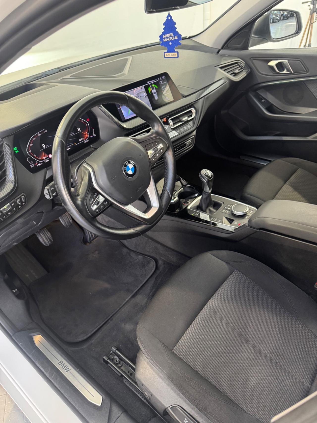 Bmw 118 118d 5p. Advantage
