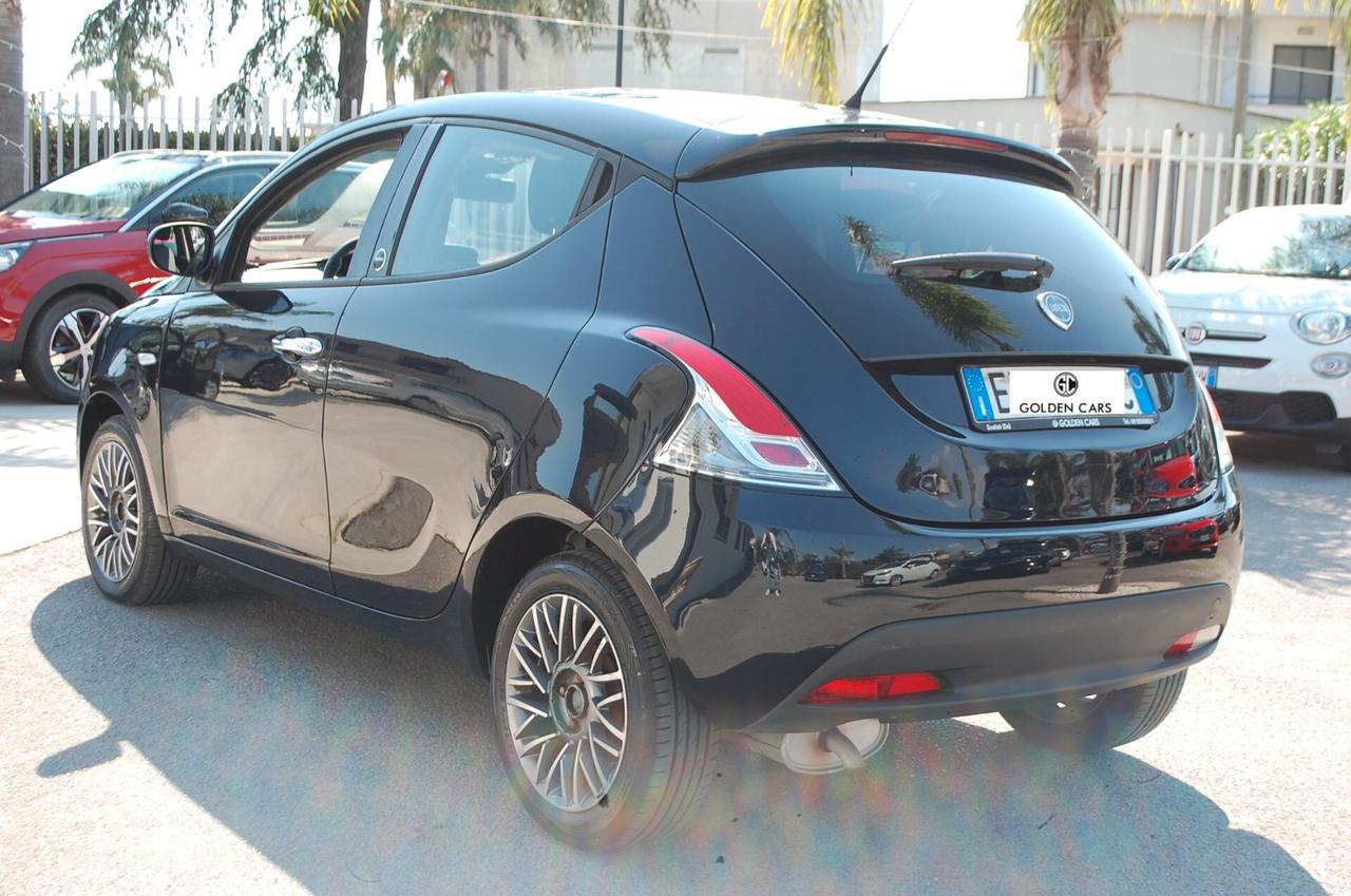Lancia Ypsilon 1.2 8v Silver ecochic Gpl 69CV Uff Italy Lega