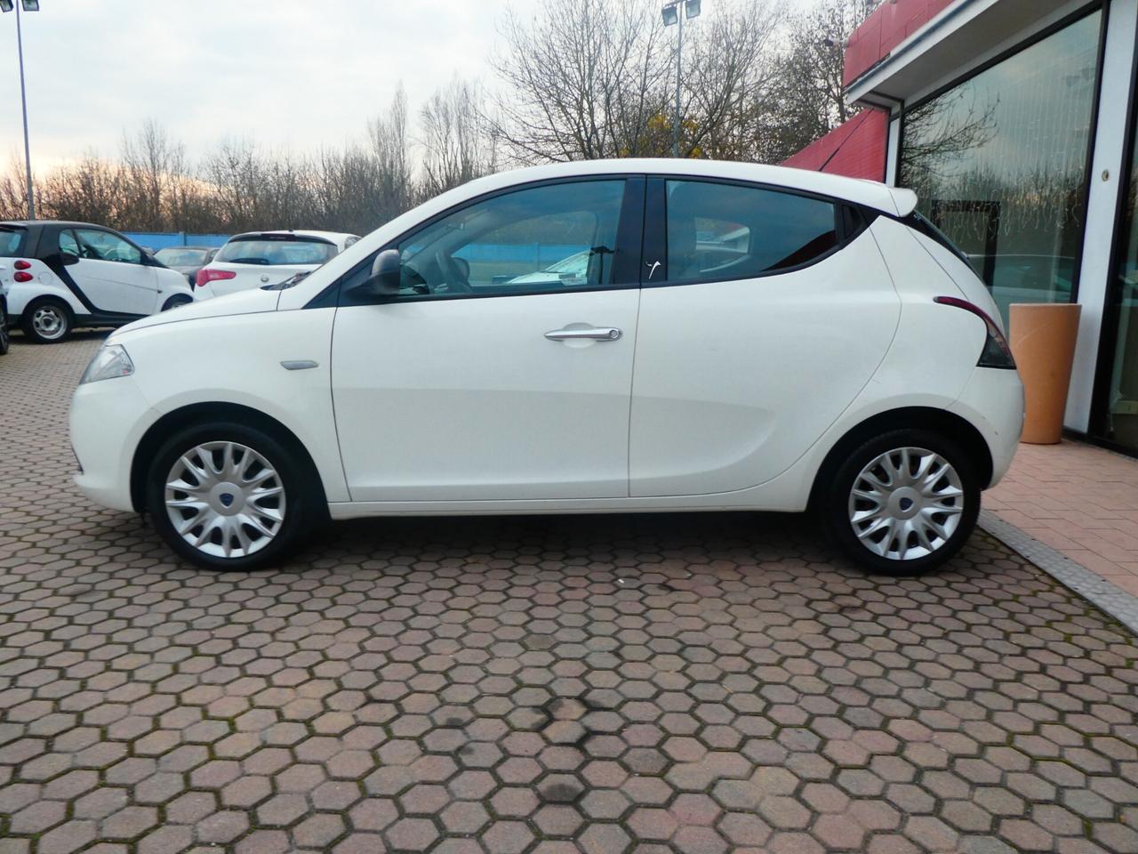 Lancia Ypsilon 1.3 MJT 16V 95 CV 5 porte OK NEOPATENTATI