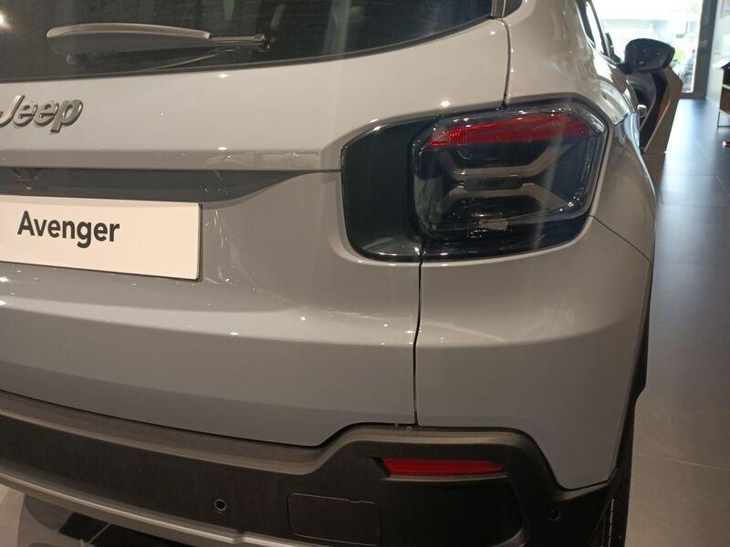 Jeep Avenger e-Hybrid 1.2 MHEV e-Hybrid Turbo Black Edition