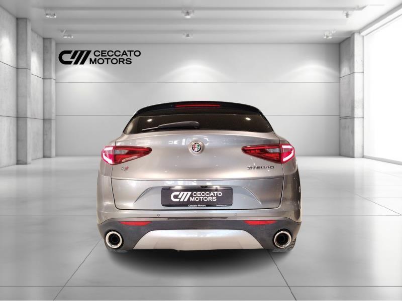 Alfa Romeo Stelvio 2.0 Turbo Executive Q4 Auto