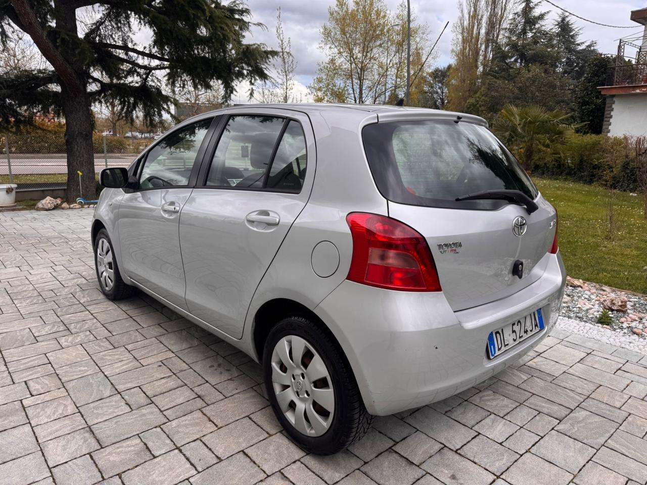 Toyota Yaris 1.0 5 porte Sol OK NEOPATENTATI