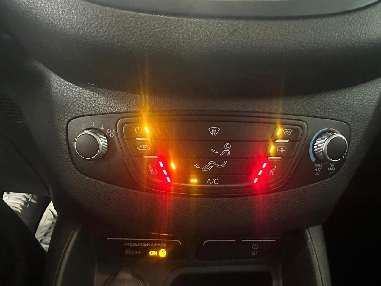 Ford Tourneo Courier 1.0 EcoBoost 100 CV Titanium