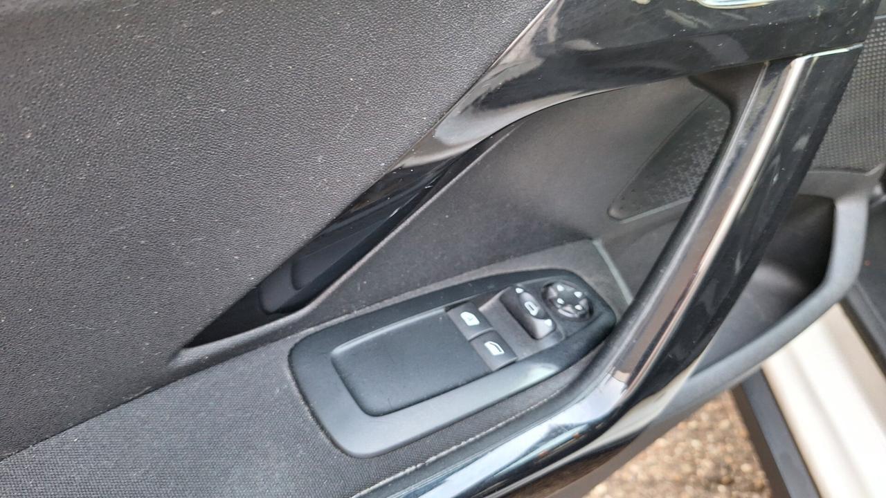 Peugeot 2008 1.2 VTi 82CV Active GPL