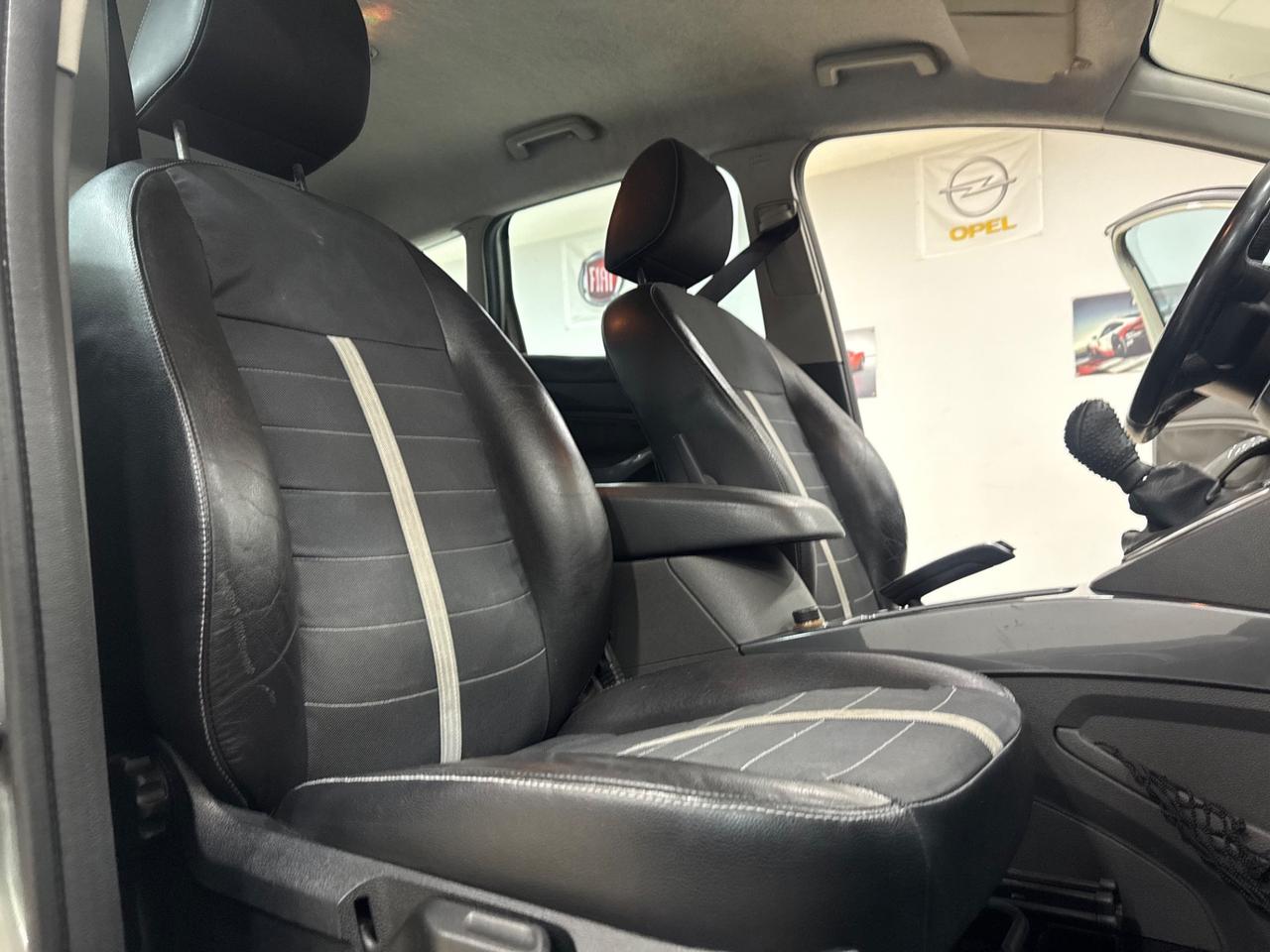 Ford Kuga 2.0 TDCi 4x4 titanium