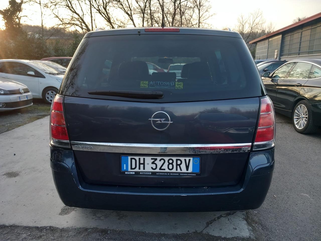 Opel Zafira 1.8 16V VVT Cosmo