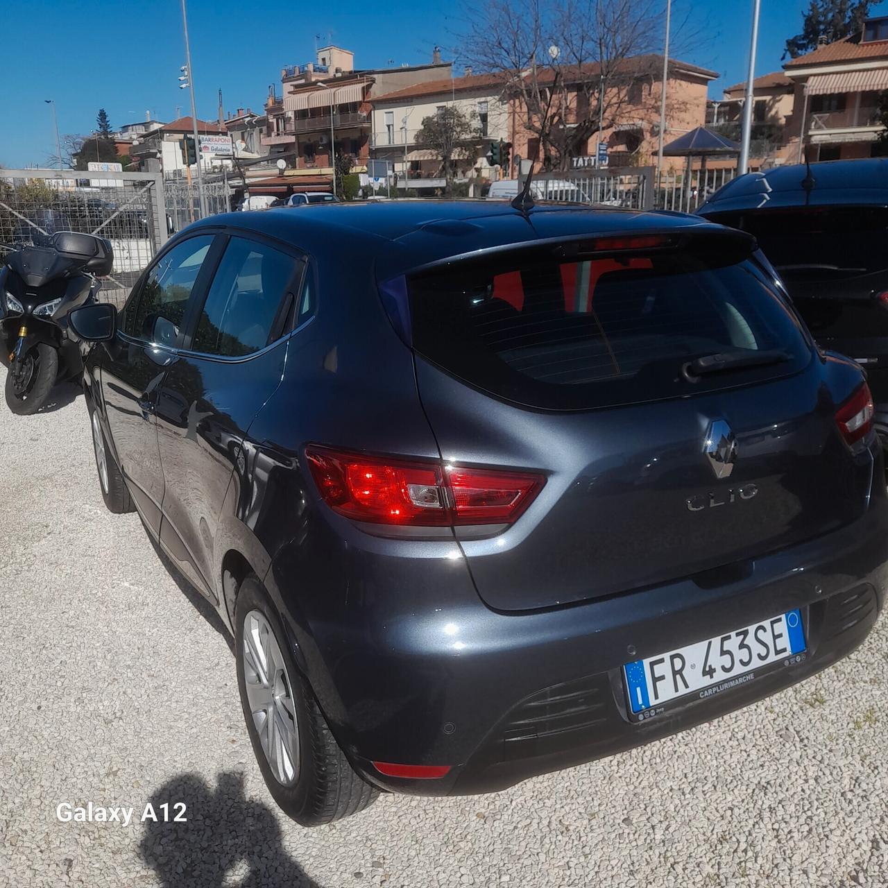 RENAULT CLIO BENZINA GAS GPL DELLA CASA!