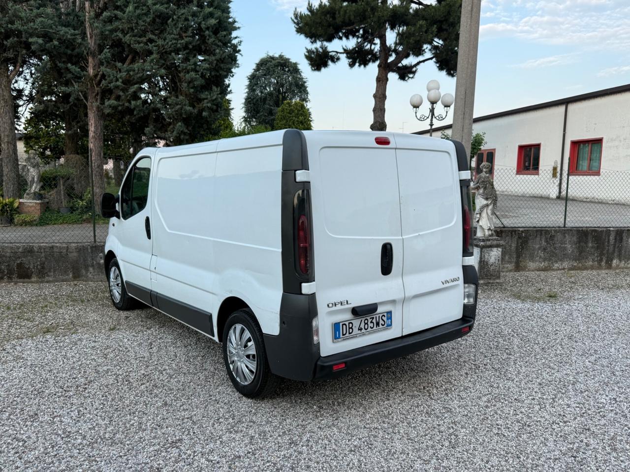 Opel Vivaro 27 2.0i 16V PC-TN Furgone