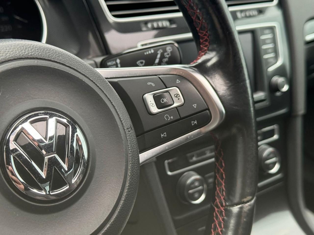 Volkswagen Golf GTI Golf GTI Performance 2.0 TSI 3p. BlueMotion Technology