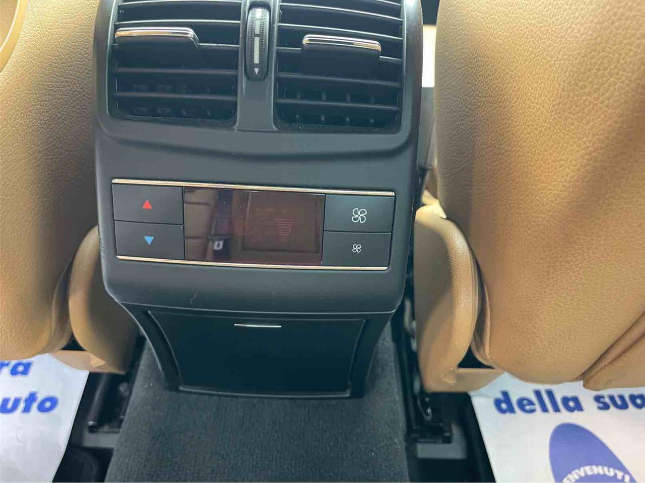 MERCEDES BENZ E 250 - AUTOMATICA - BLUE EFFICIENCY - AVANTGARDE - EX AUTO BLU