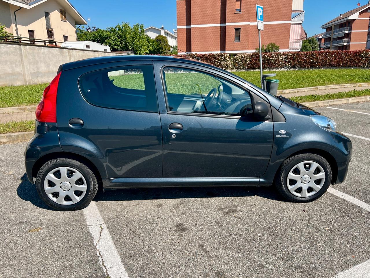 Peugeot 107 5porte - 2 anni di garanzia - 60.000km