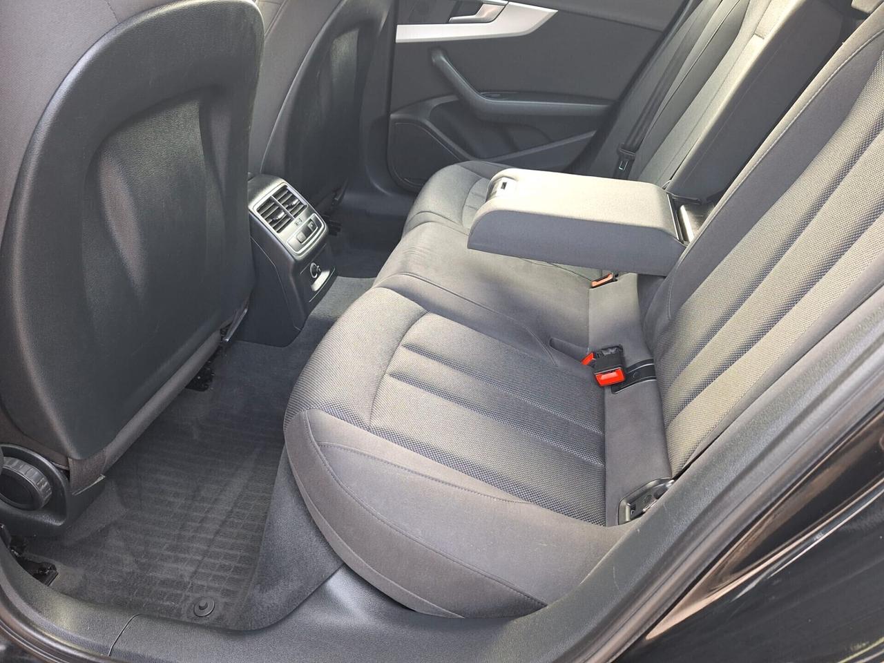 Audi A4 Avant 2.0 TDI 150 CV ultra Sport