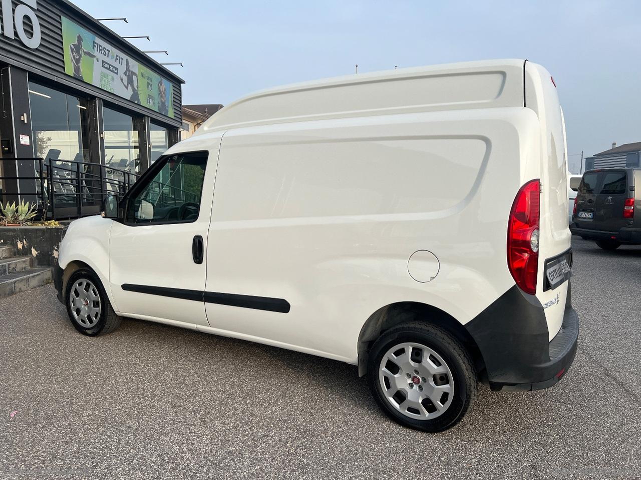 Doblò 1.6 MJT 105 PL-TA Cargo MaxiXL Bus