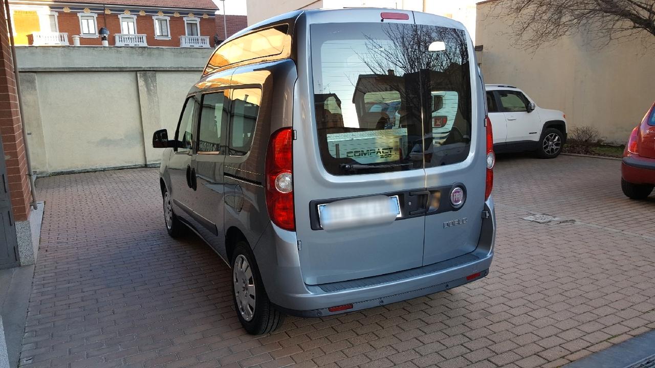 Fiat Doblo trasporto disabili pedana