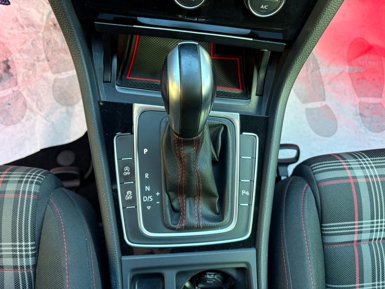 Volkswagen Golf Sport 2.0 GTI Performance #7593