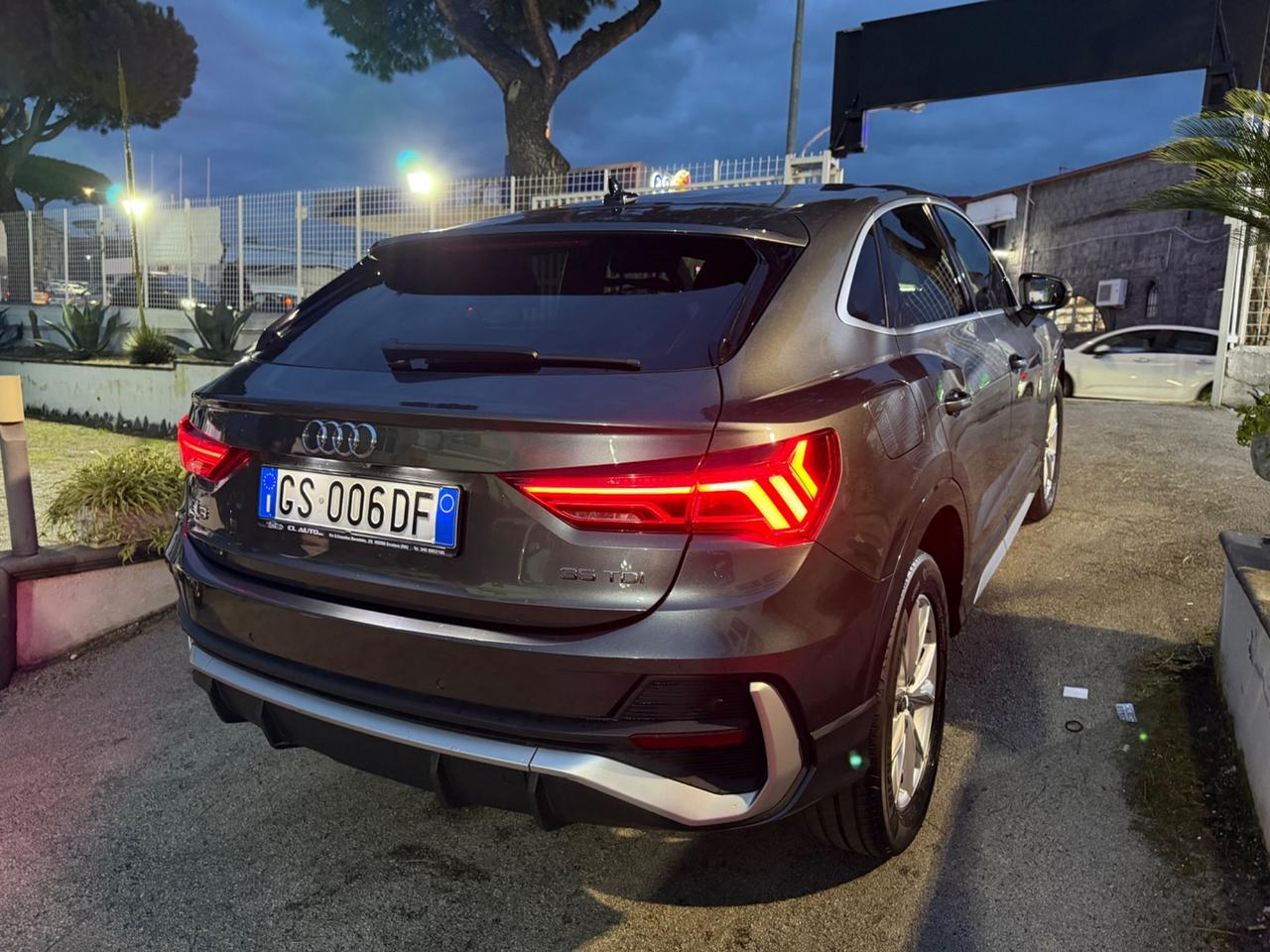 Audi Q3 2.0 TDI 150 CV S tronic line Edition