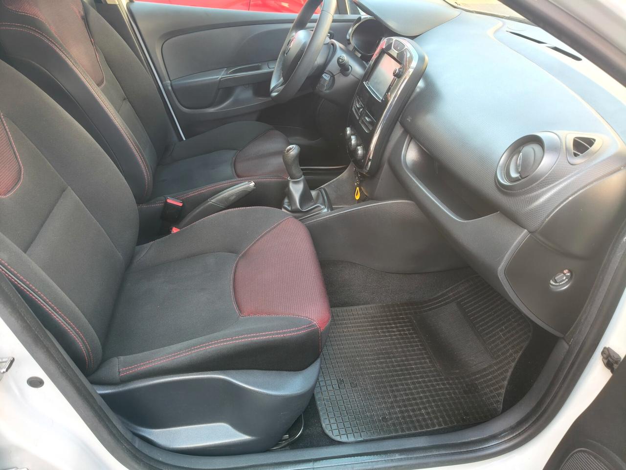 Renault Clio 1.5 DCI 75CV FULL OPTIONAL 2015