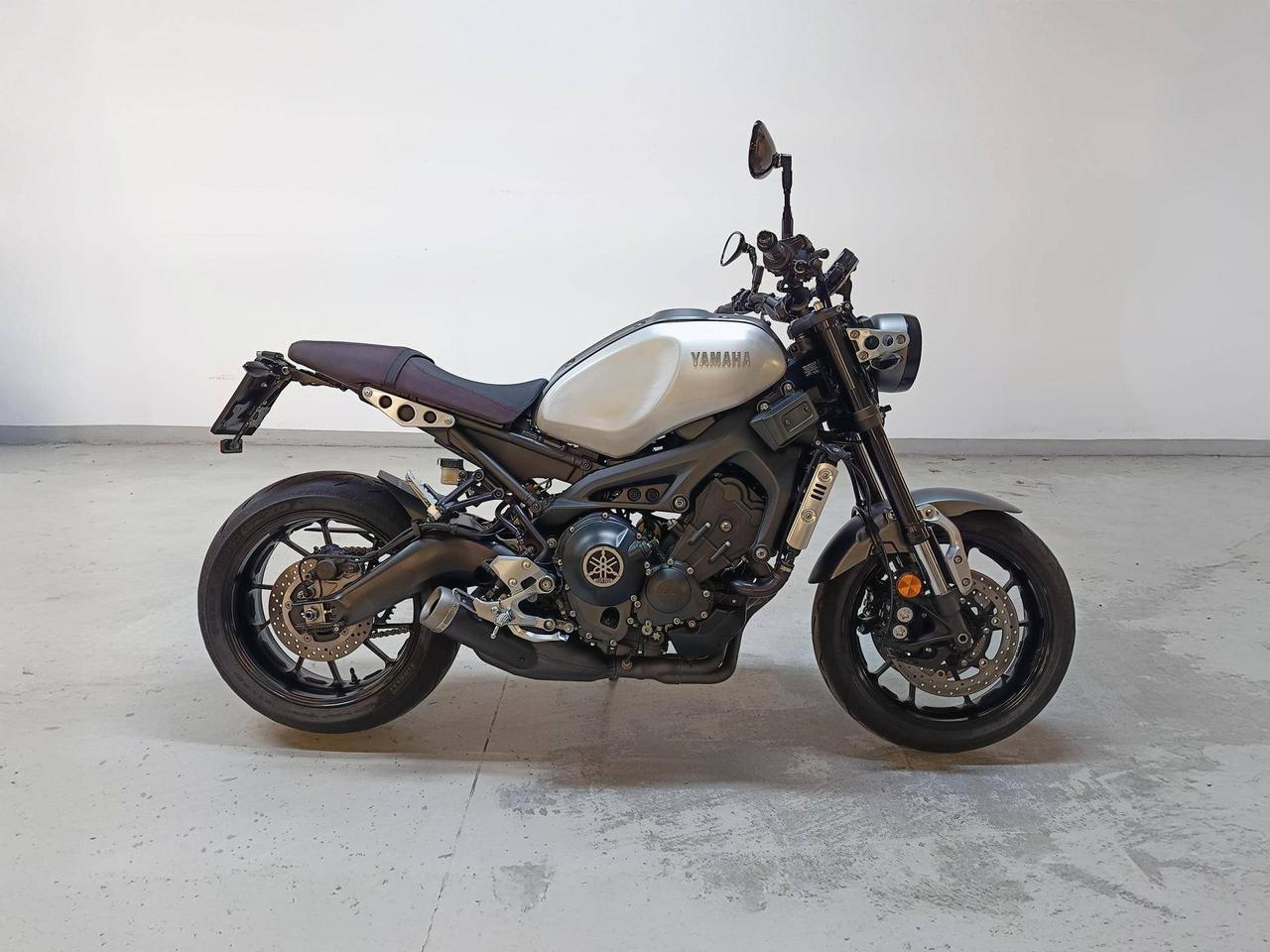 YAMAHA XSR 900