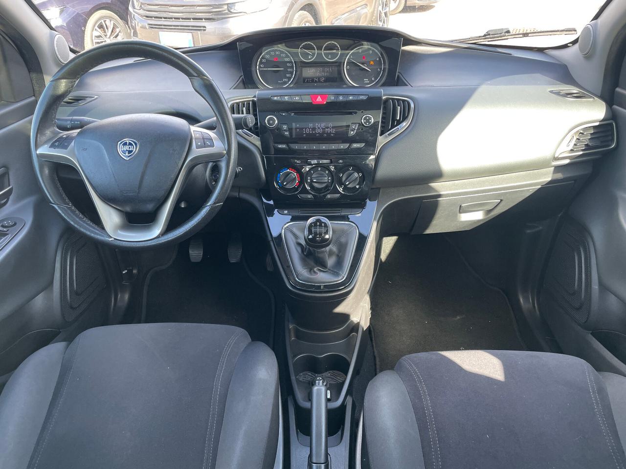 Lancia Ypsilon 1.3 MJT 16V 95 CV 5 porte Gold-TETTO