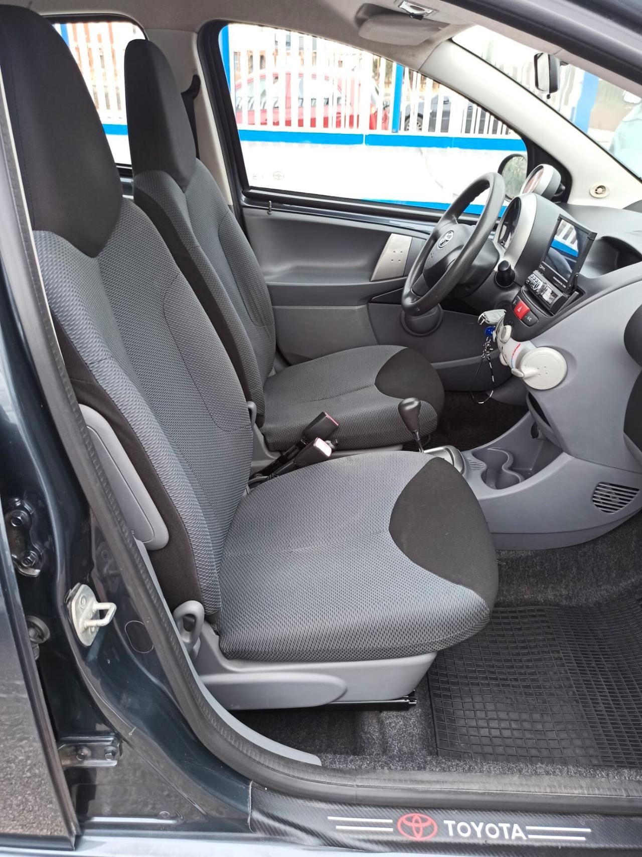 Toyota Aygo 1.0 12V VVT-i 5 porte Automatica