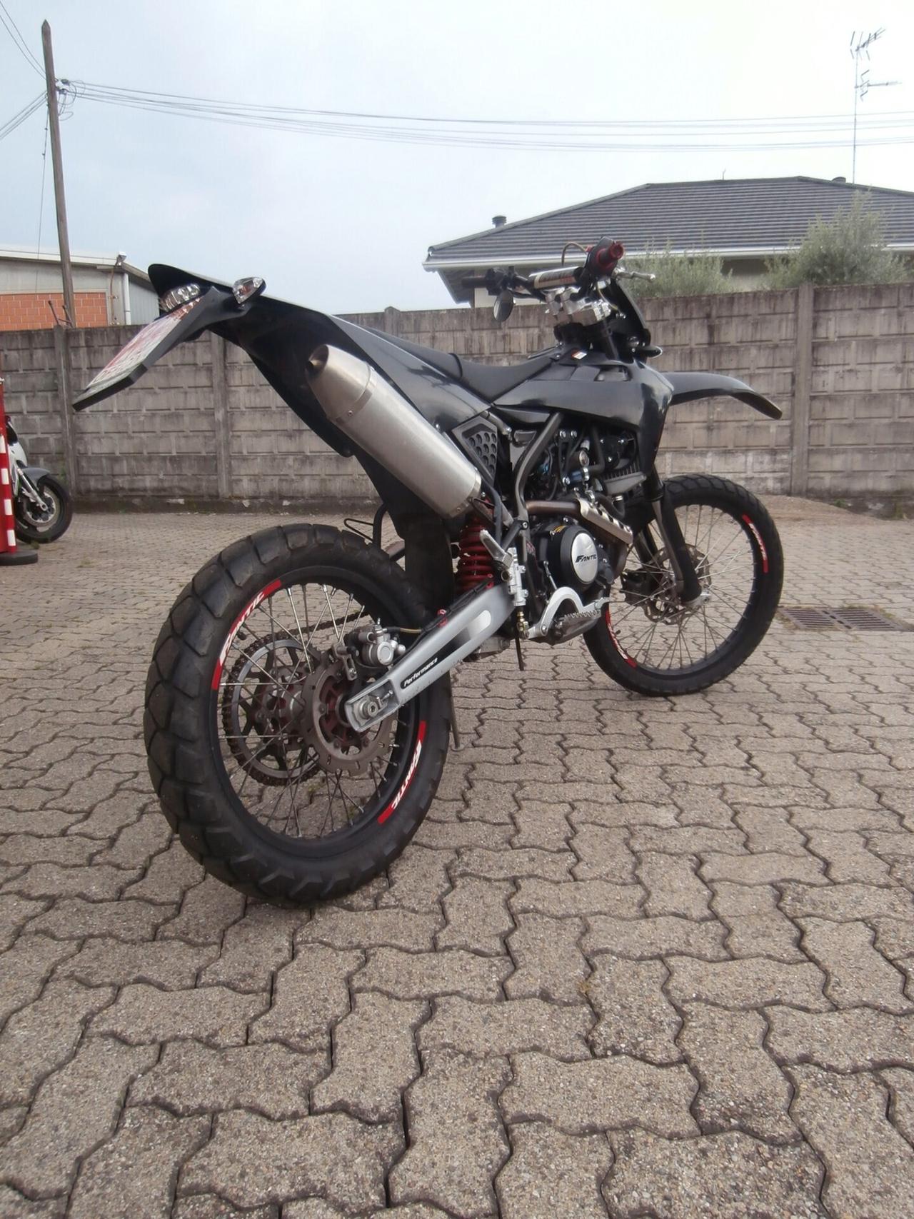 Fantic Motor XEF 125 Performance del 2022 compreso trapasso-tagliando-garanzia