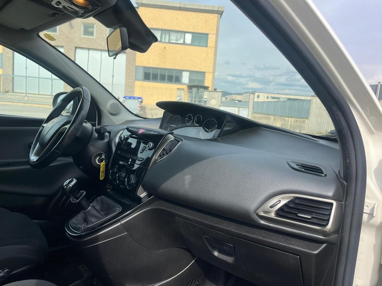 Lancia Ypsilon 1.2 Platinum 99000 km GARANZIA 12m