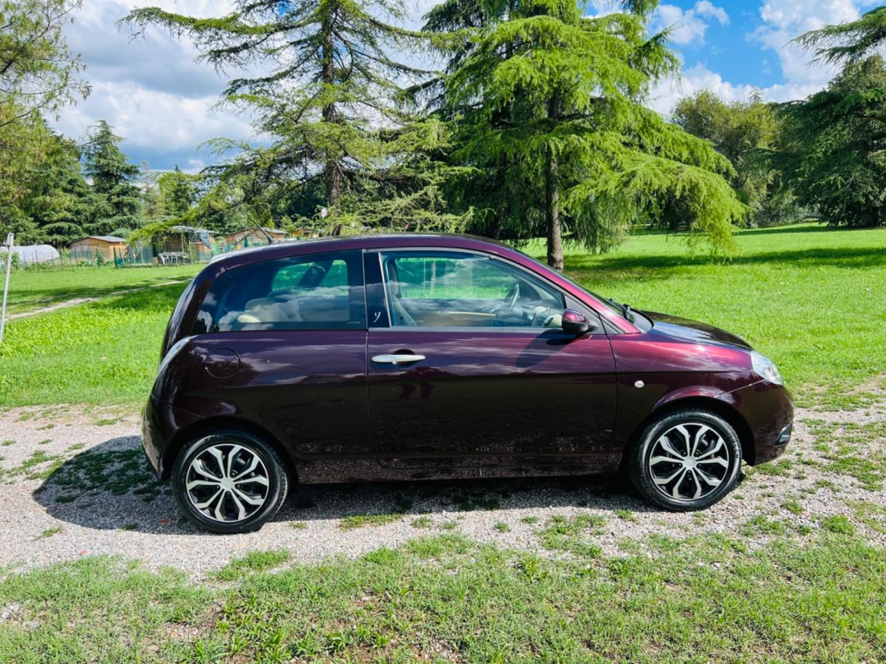 Lancia Ypsilon 1.2 Platino