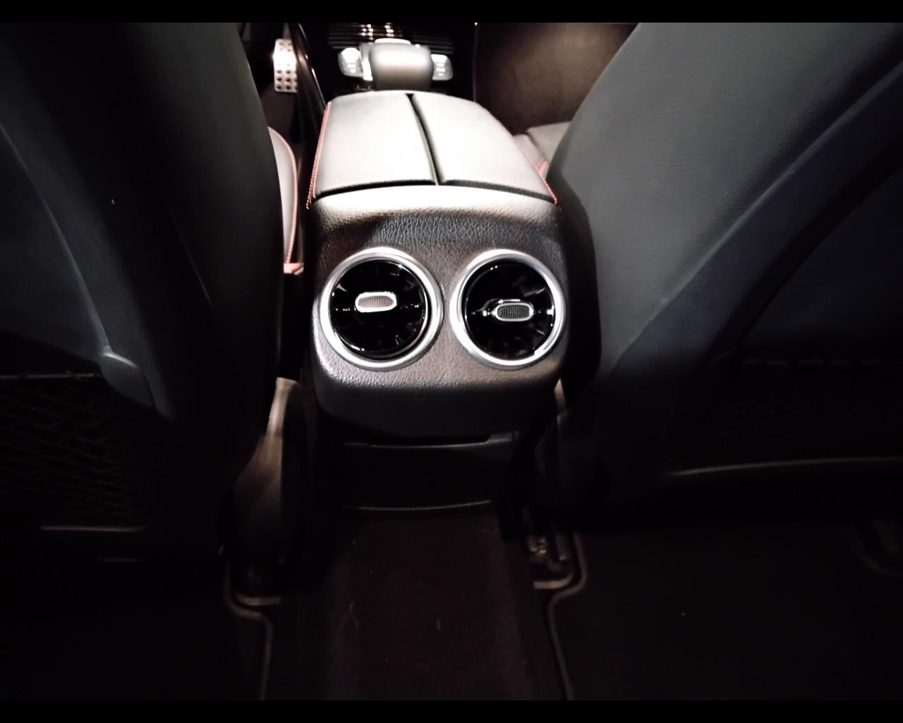 Mercedes-Benz Classe A - W177 2018 - A 180 d Premium auto