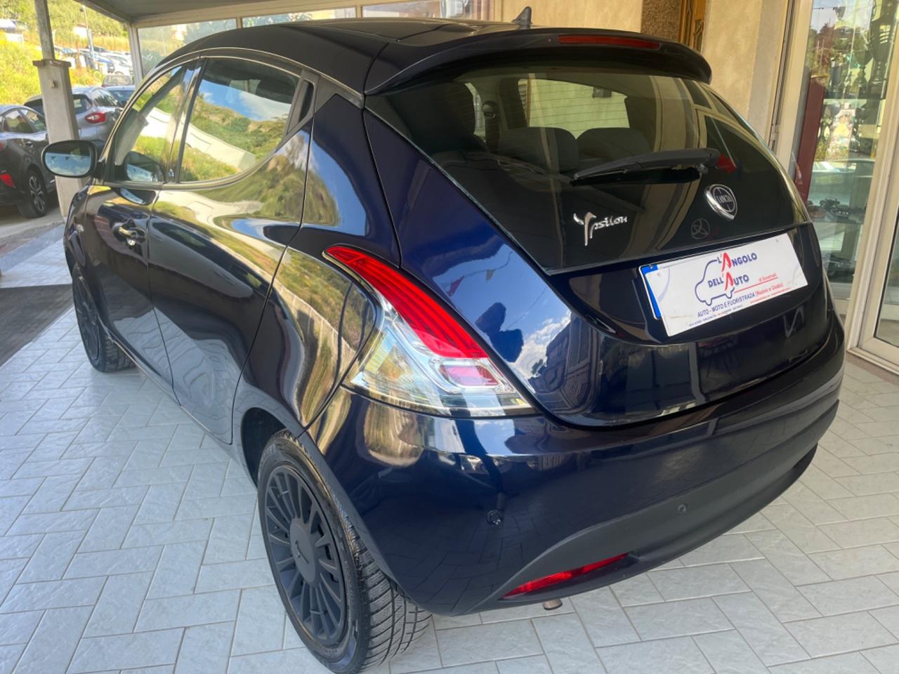 Lancia Ypsilon 1.2 69 CV 5 porte Elefantino Blu