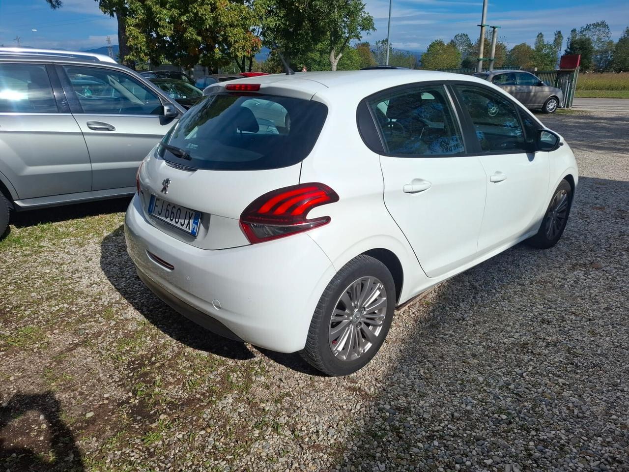 Peugeot 208 BlueHDi 75 5 porte Allure