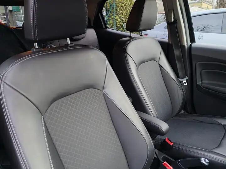 Ford EcoSport 1.5 110 CV Powershift Titanium