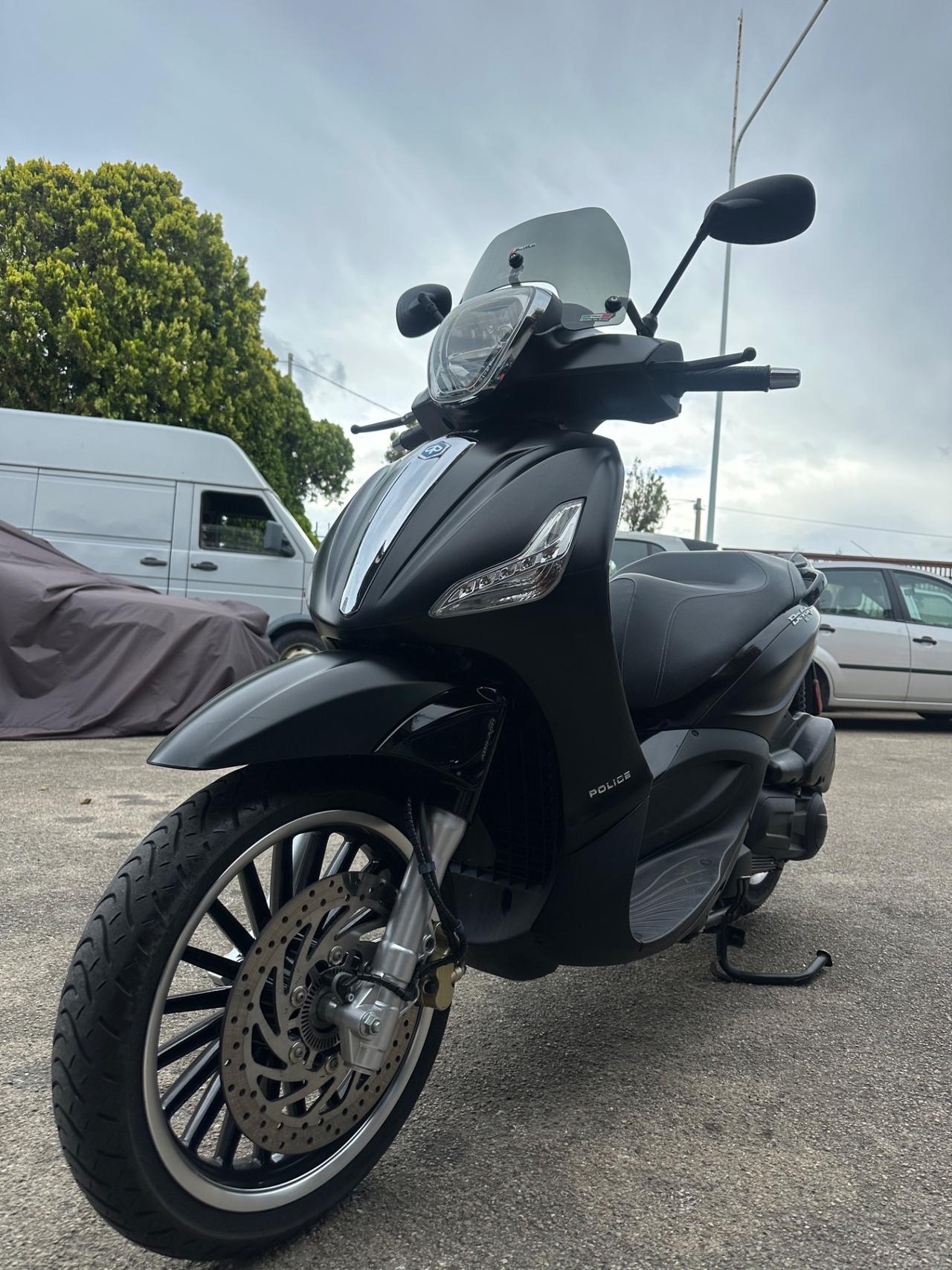 PIAGGIO BEVERLY 300 POLICE