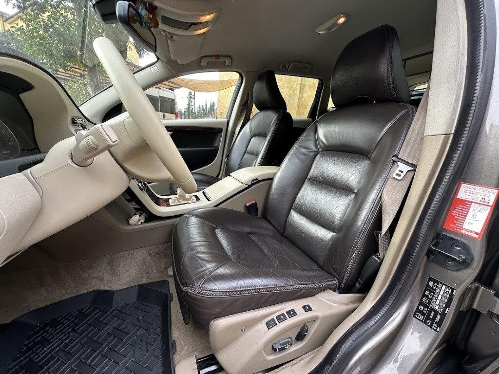 VOLVO XC70 D5 AWD kin