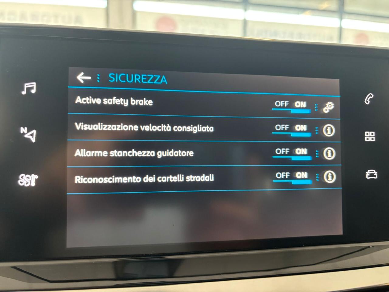Peugeot 2008 ALLURE NAVI PACK PureTech 100 6mt SPOTICAR