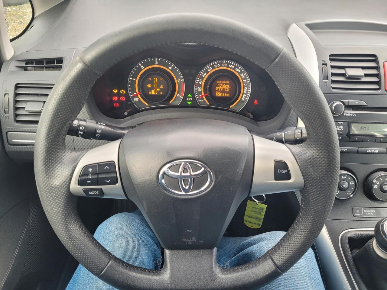 Toyota Auris 1.4 D-4D 5 porte Sol - 108000 KM