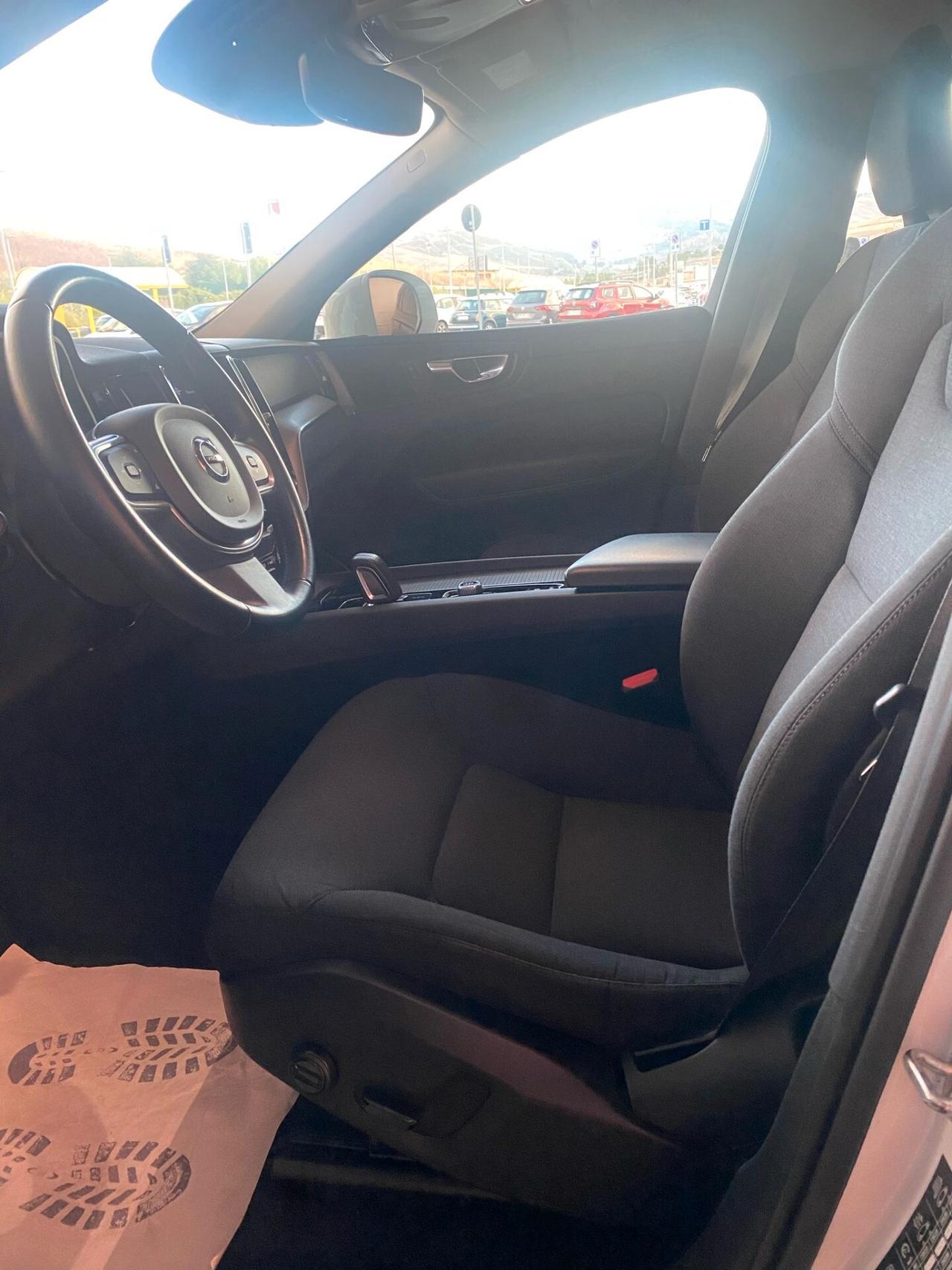 Volvo XC 60 XC60 B4 (d) AWD Geartronic Business