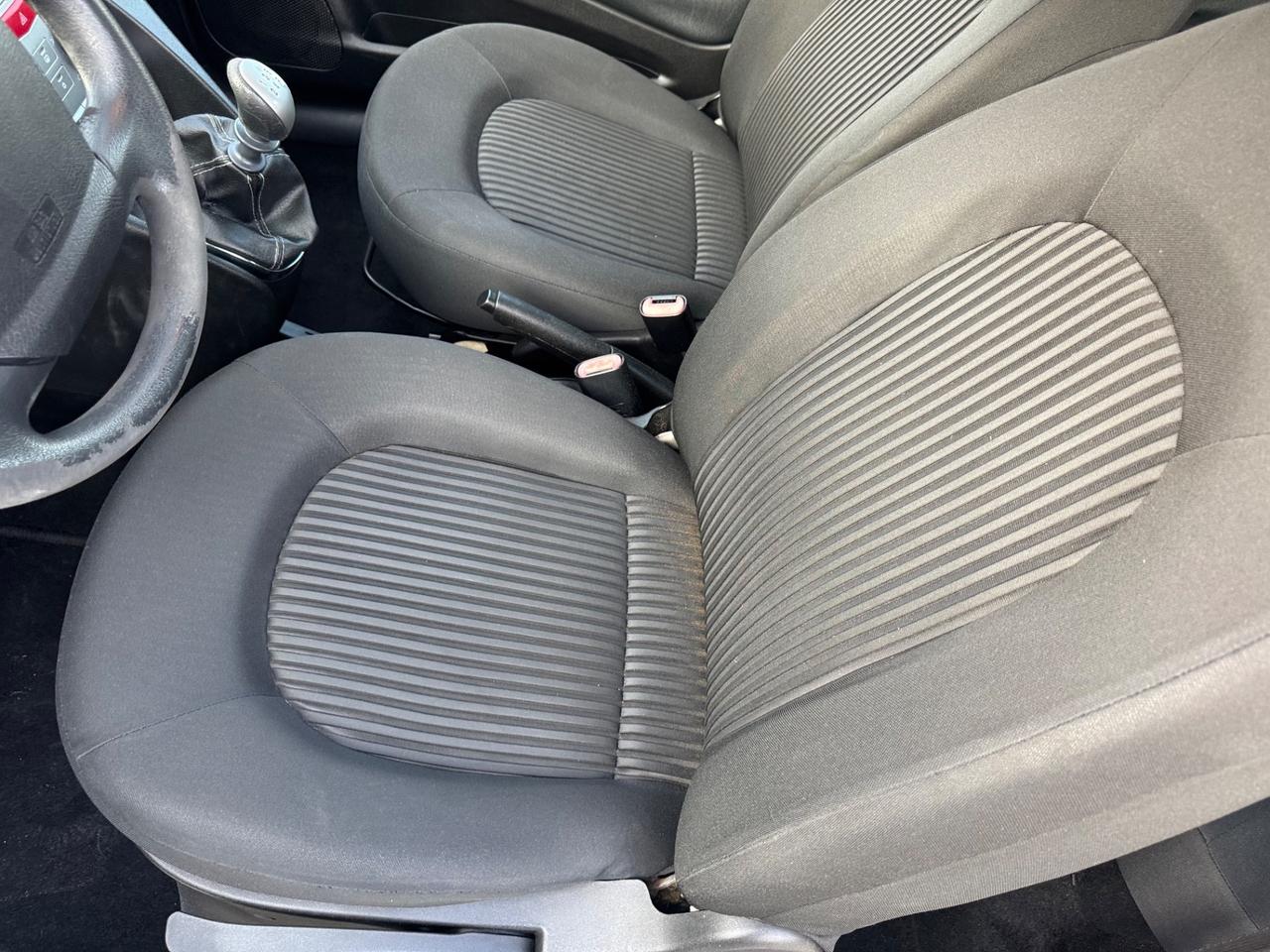 Lancia Ypsilon 1.2 benzina neopatentati