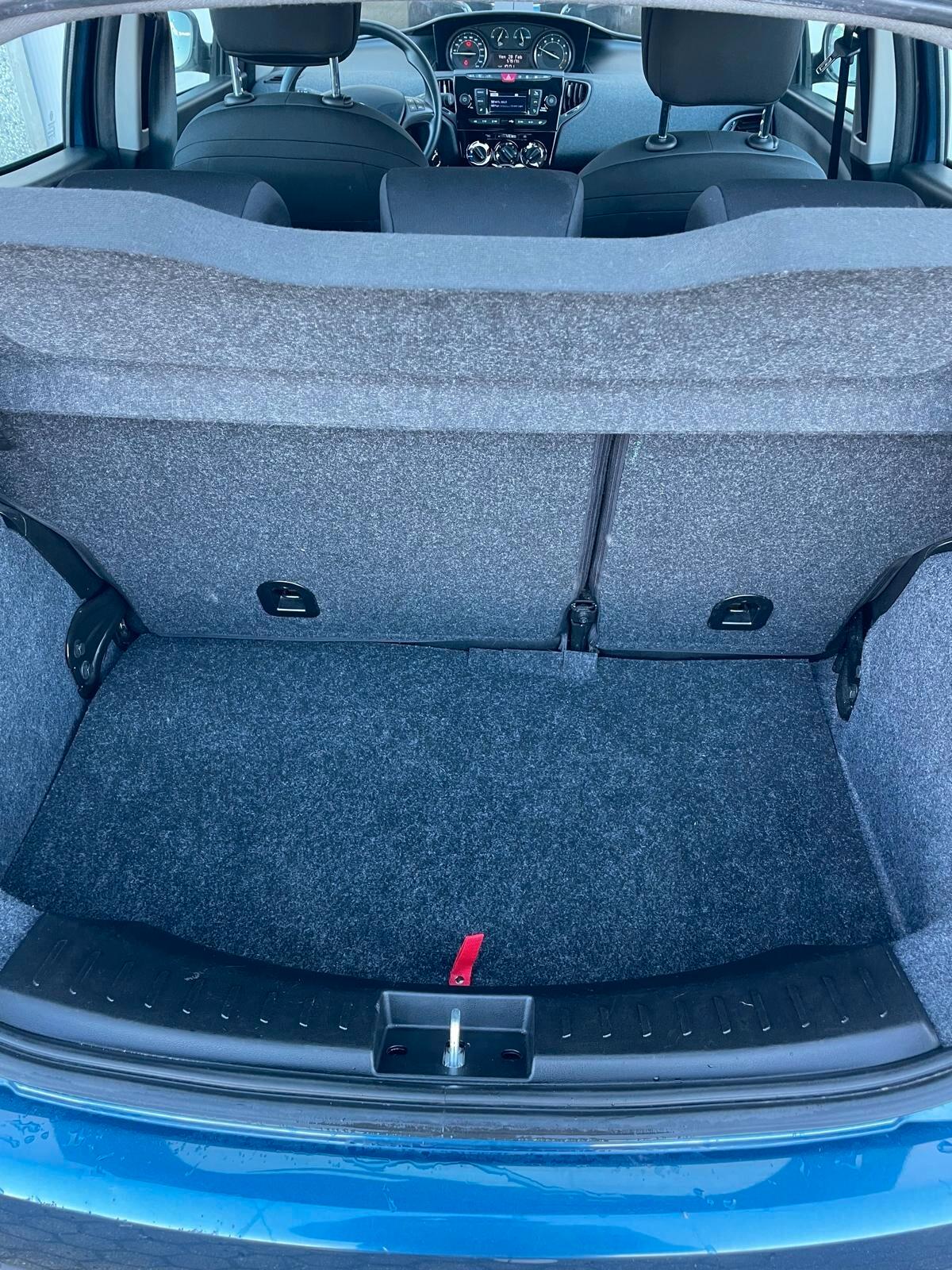 Lancia Ypsilon 1.0 FireFly 5 porte S&S Hybrid Silver Plus