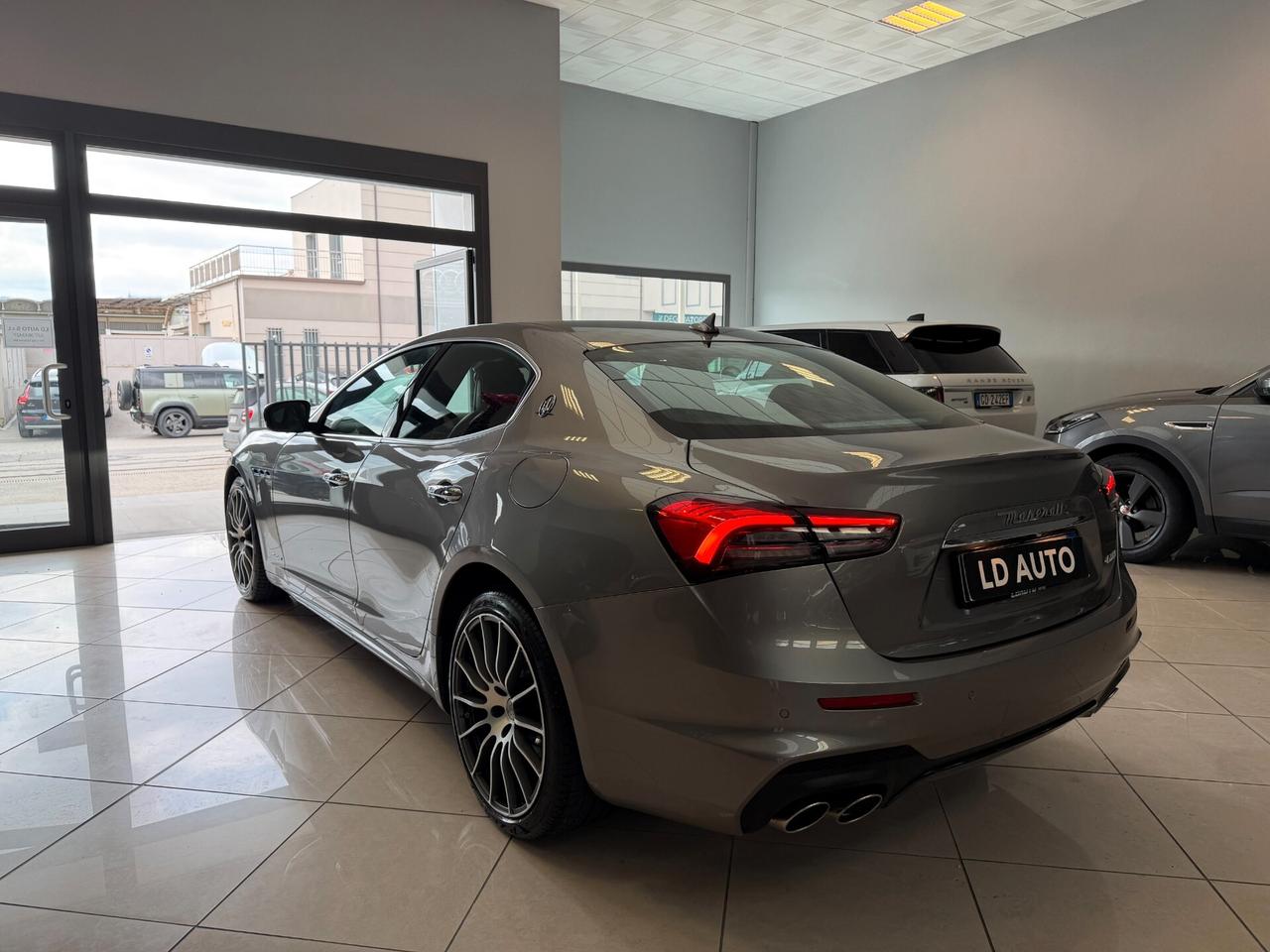 Maserati Ghibli L4 330 CV MHEV Gransport