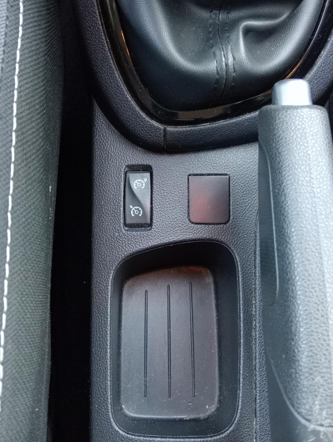 Renault Clio TCe 12V 90cv 5p. OK NEOPATENTATI