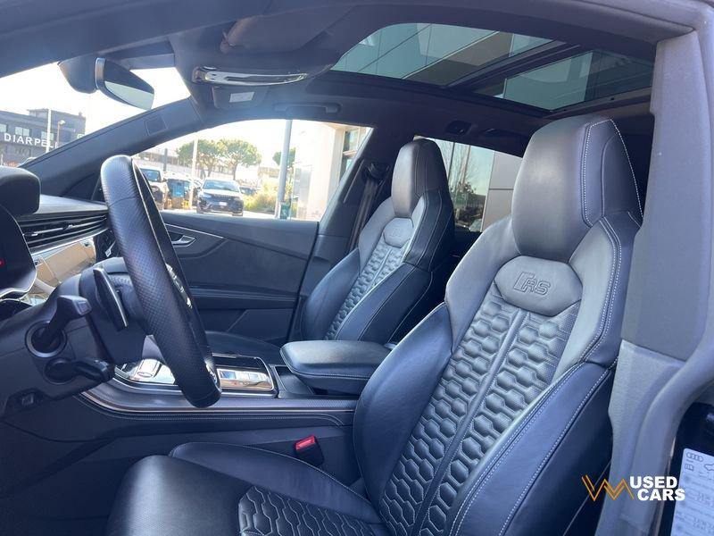 Audi Q8 RS TFSI V8 quattro tiptronic