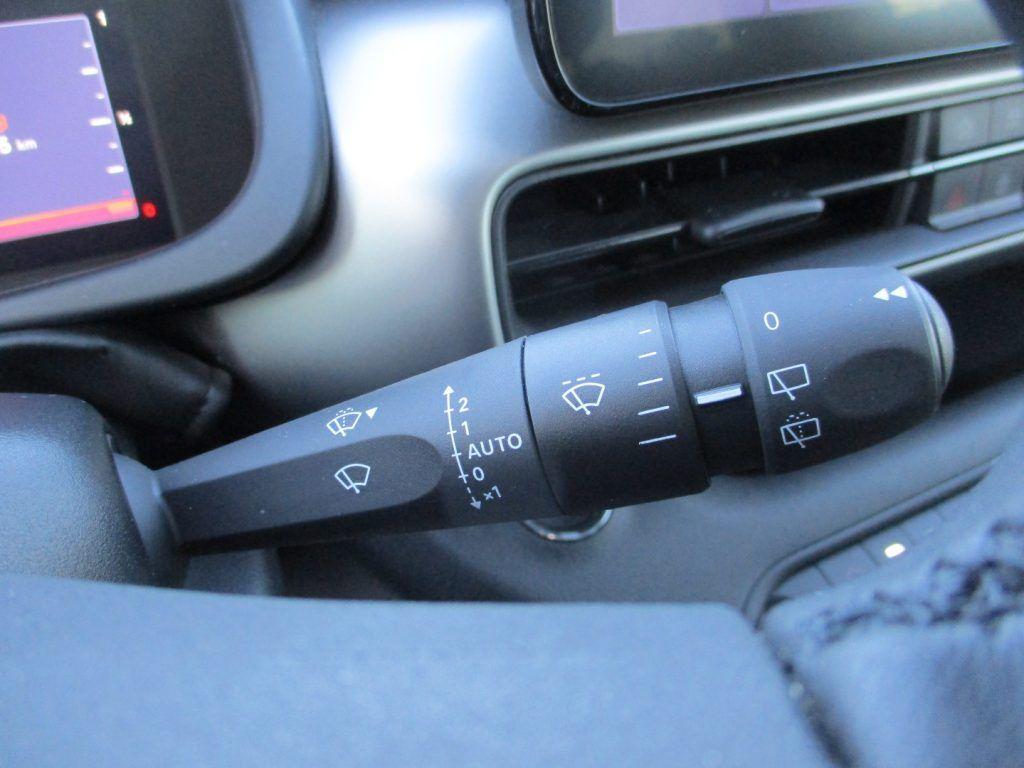 Jeep Avenger 1.2 Turbo MHEV DCT Summit Led/Camera